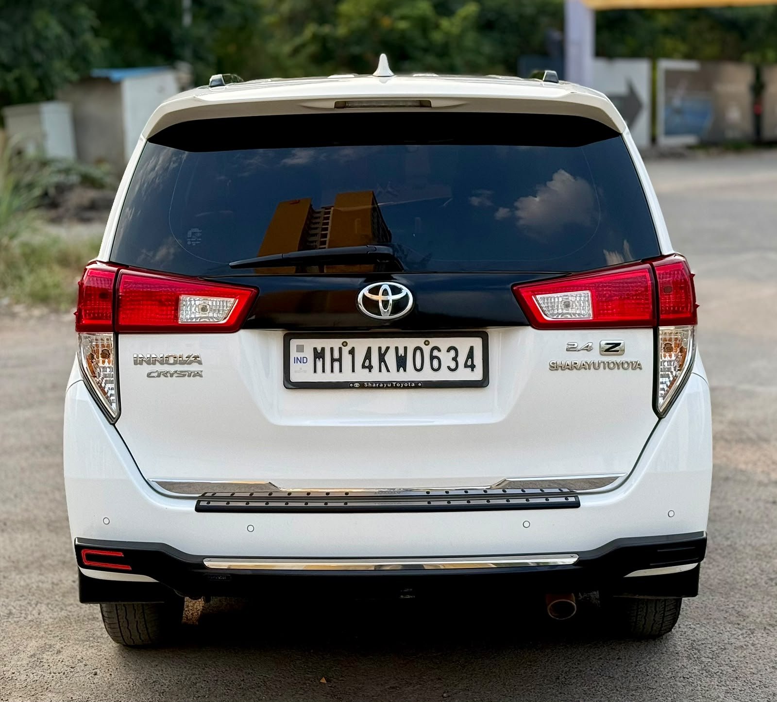 Innova Crysta 2.4 G